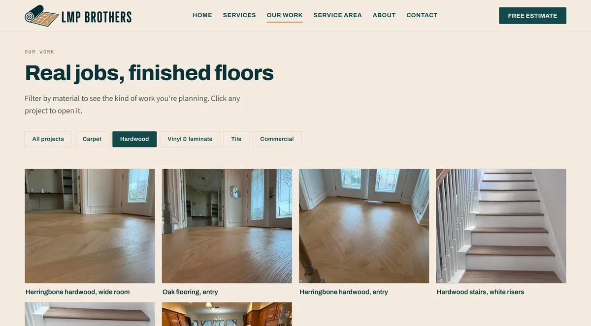 Galeria de obras filtrada por madeira, com fotos de trabalhos reais